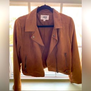 BB Dakota suede jacket. Size M (NEVER WORN)
